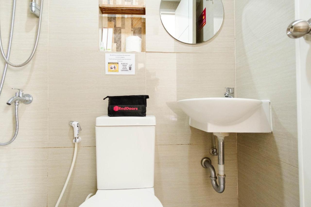Hotel Reddoorz Near V Mapa Station Manila