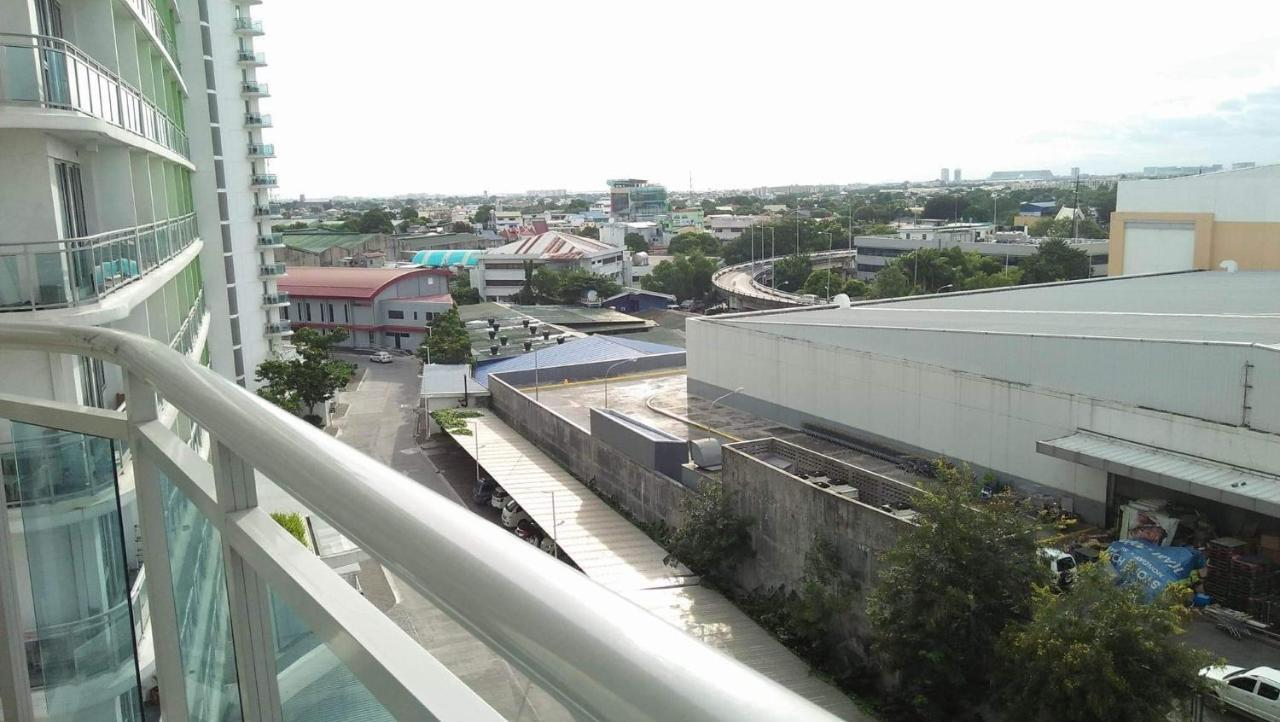 Apartment Azure Residences By Florendo Manila