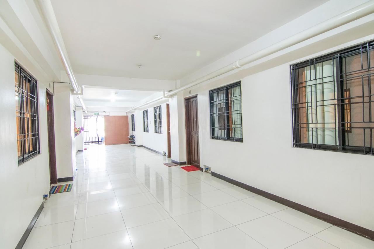 Oyo 578 Red Velvet Suites 2*