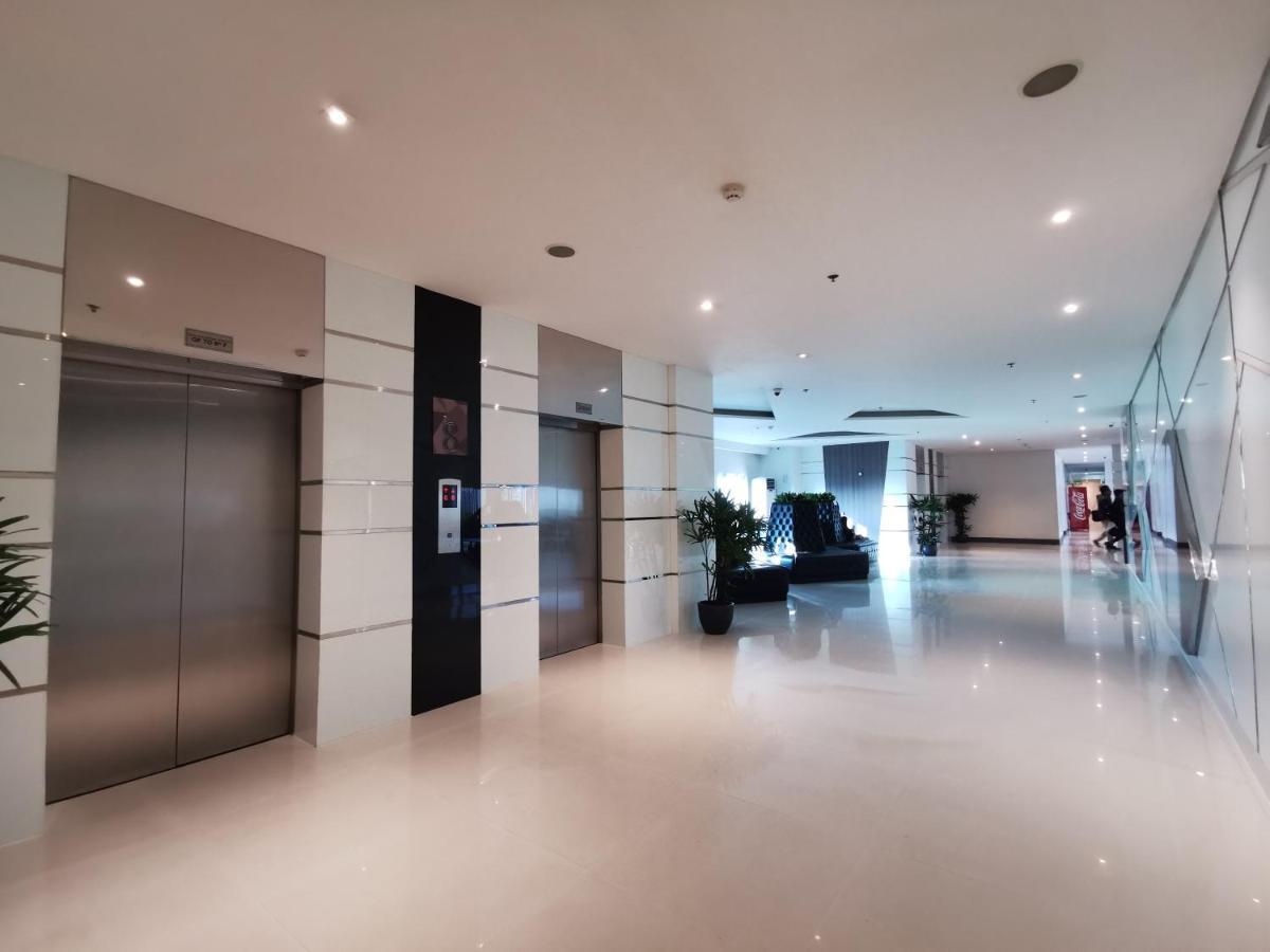Units At Sm Light Residences Beside Boni Mrt Station Apartment *