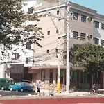 Governor Forbes Inn