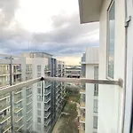 Big Studio Across Naia T3 Near Resorts World With Wifi