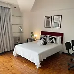 Chic & Bright Studio Across Greenbelt