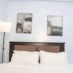 A2J Executive Studio Suite Near Venice Mall Bgc
