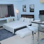 A2J Executive Studio Suite Near Venice Mall Bgc