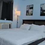 A2J Executive Studio Suite Near Venice Mall Bgc