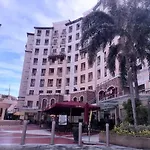 Montecito Prime Condo Across Terminal 3