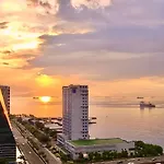 Luxury Seaside Sunset View At Sm Mall Of Asia With Free Parking