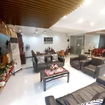 Cosmo Hotel Espana Near Ust