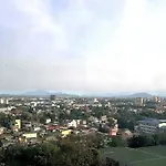 Pasig Condo Fast Wifi With Netflix And Pool Access