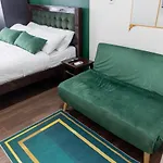 Royal Victorian Studio In Makati