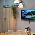 The Fika Room Near Mnl Airport - Scandi Studio Unit With Fast Wi-Fi & Netflix - Read Full Property Desc Before Booking