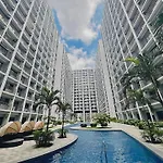 Mall Of Asia Condo With Balcony Facing Pool @ Shore2