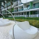 Affordable Staycation In Azure