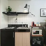 Resort-Style Condo In Quezon City With Free Parking, Netflix And Smartlock