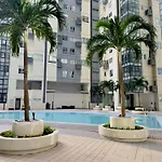 2Br Condo In Bgc With Wifi/Netflix/Disney+