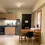 Elegant Apartment Bgc With City View