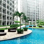 Shore 2 Residences 1Br Deluxe Room In Moa Complex