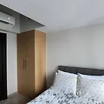 Bgc Uptown Mall Suite