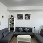 Vinia Infinity Studio 1 Near Malls With Wifi And Netflix