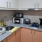 Tropical 1Br Uptown Parksuites Bgc, 200Mbps Smart Tv