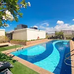 Modern Stylish Condo In Stamford Mckinley Wi-Fi