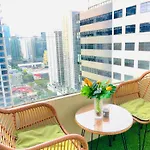 City Haven Bgc Near Resto&Mall