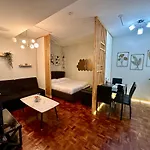 L And D Homestay