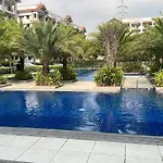 2-Bedroom With Balcony In A Resort Setting - H Ivory