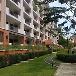 2-Bedroom With Balcony In A Resort Setting - H Ivory