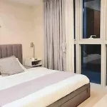 1Br King, Modern Balcony, Wi-Fi, Netflix, Bgc