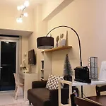 1Br King, Modern Balcony, Wi-Fi, Netflix, Bgc