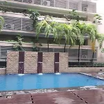 Alps Guesthouse At 150 Newport Blvd Near T3