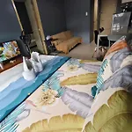 2 Bedrooms Near Mall Of Asia & Airport