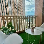 Bell Place At Venice Luxury Mckinley Hill