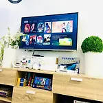 With Ps4 & Fast Wi-Fi Cozy Condotel In Green Residences Taft Avenue Malate Manila