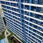 Air Residence Fantasy Sophisticated Chic Family Living 300 Mbps Fast