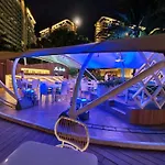 Azure 1Br With Projector