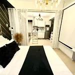 Azure 1Br With Projector