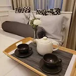 Condo In Bgc Near Grand Hyatt