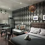 Penthouse Studio Highspeed Wi Fi Smart Tv Pool Gym