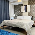 Cozy 1Br With Balcony And Netflix In Uptown Bgc