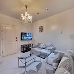 Cozy Two Bedroom Flat In The Gramercy Residences