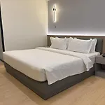 Lido De Paris Hotel