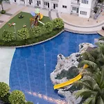 1 Bedroom With Balcony Near Moa