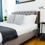 Vibrant City Skyline Views 1Br