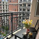 Cozy 1-Br Retreat Near Moa Pool View