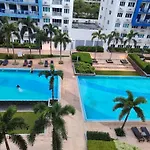 1138 Staycation Infront Of Moa, Near, Smx, Arena, Dfa, World Trade, Picc, Ayala Mall, Naia