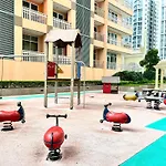 Venice Bgc Luxury Condo - Balcony, Pool, Wi-Fi