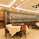 Peace Hotel By Reddoorz